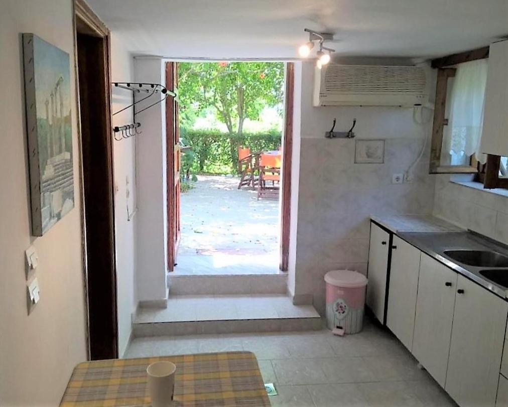 Kamariotissa Aiolis Rooms מראה חיצוני תמונה